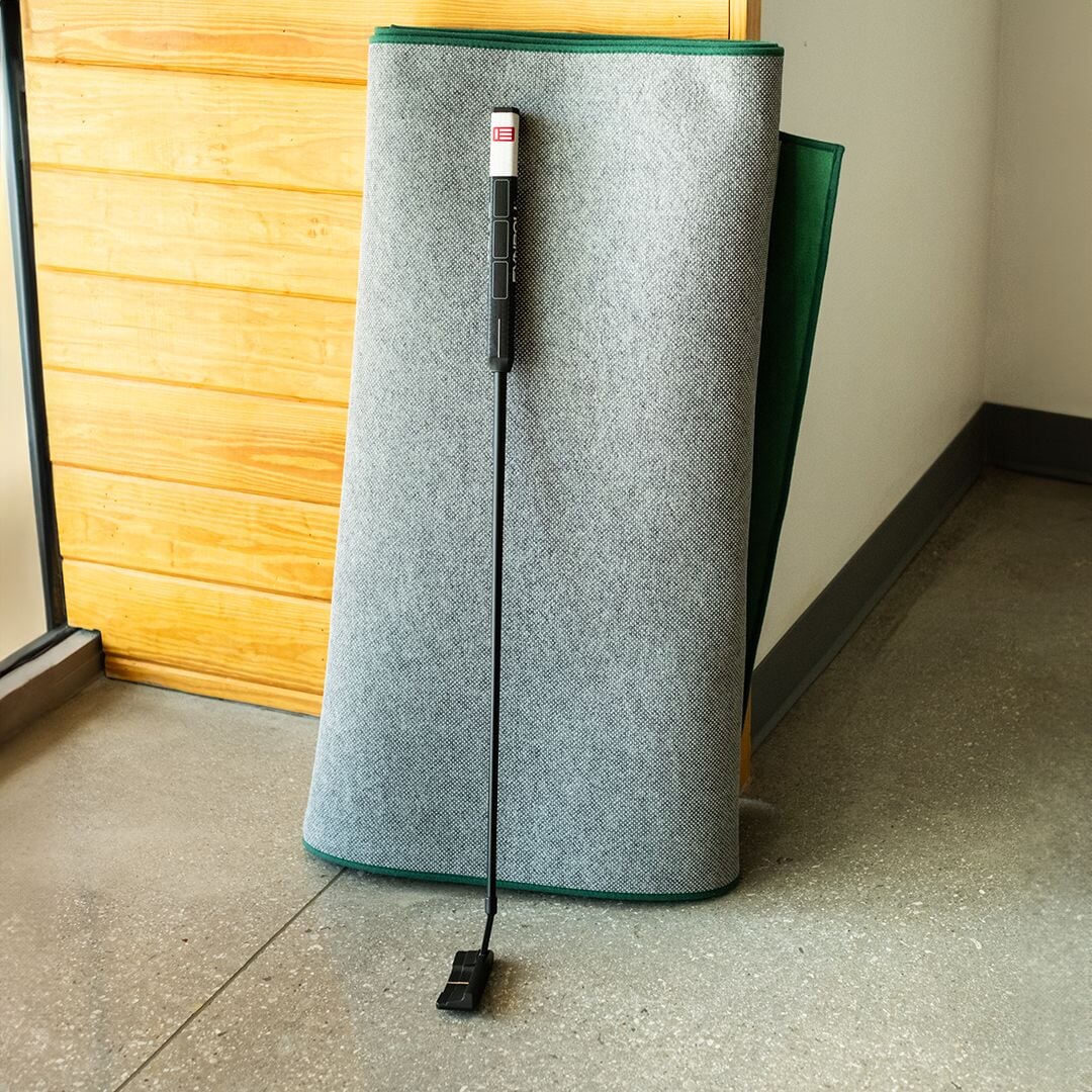 SIG LITE Indoor Putting Green 3' x 8' - Maximum Velocity Sports