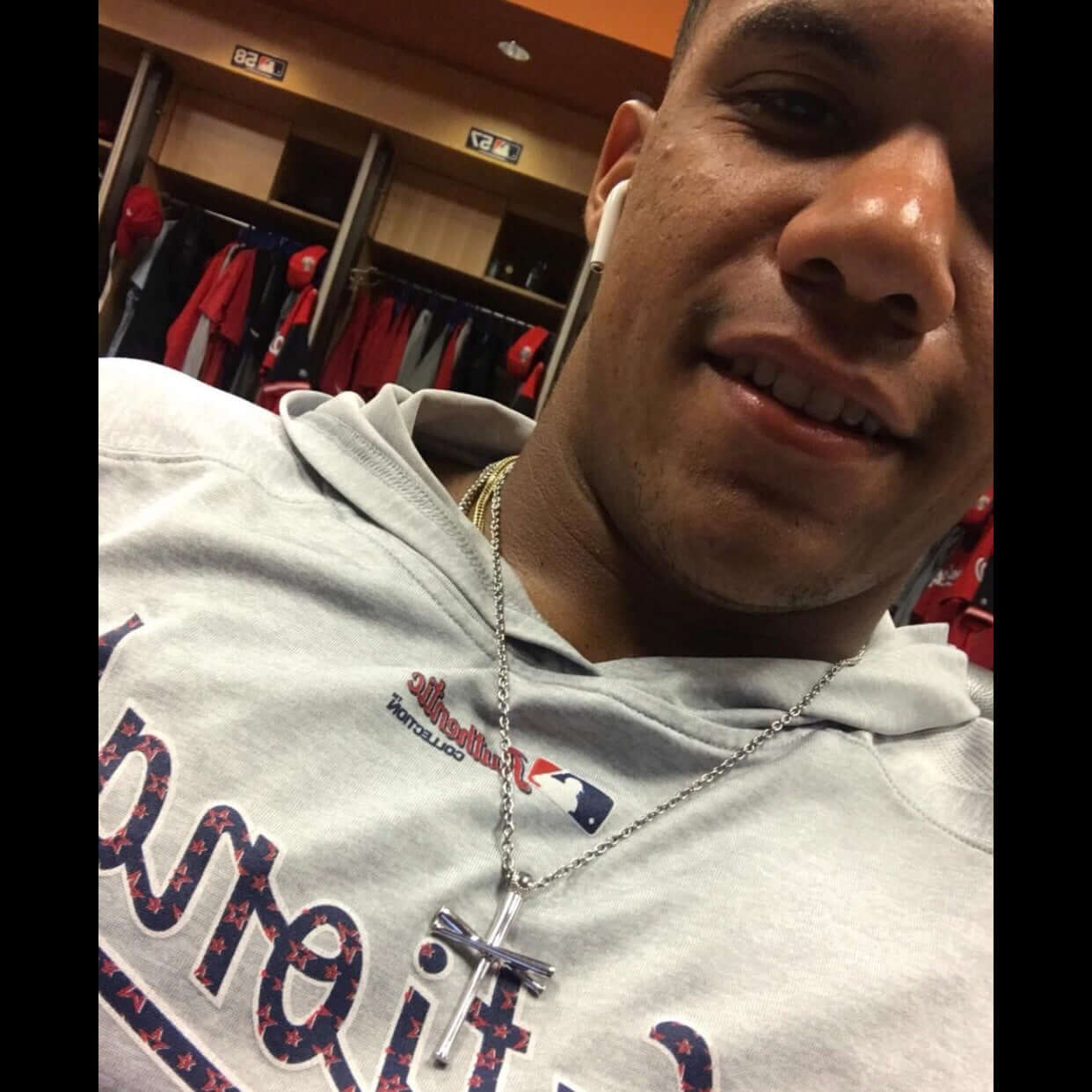 2.0 Baseball Bat Cross Necklace - Maximum Velocity Sports