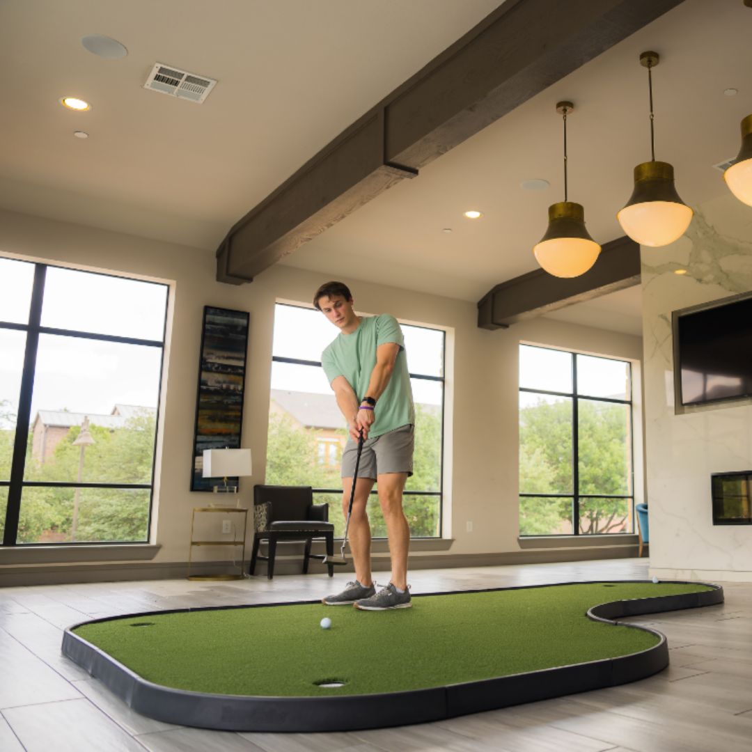 SIGPRO Walkoff Putting Green - Maximum Velocity Sports