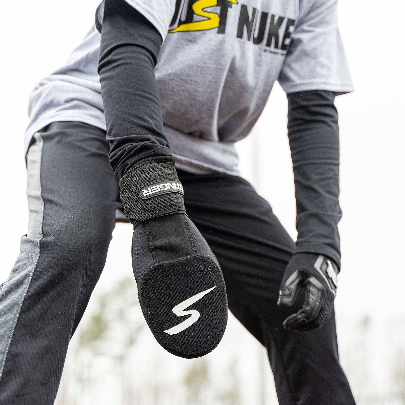 Stinger Sliding Mitt - Maximum Velocity Sports