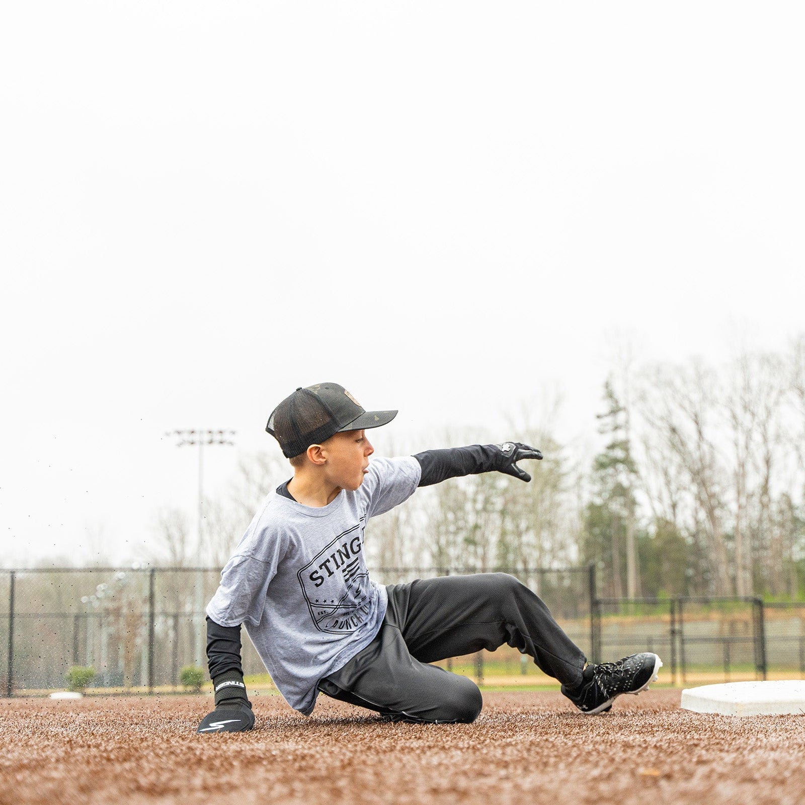 Stinger Sliding Mitt - Maximum Velocity Sports
