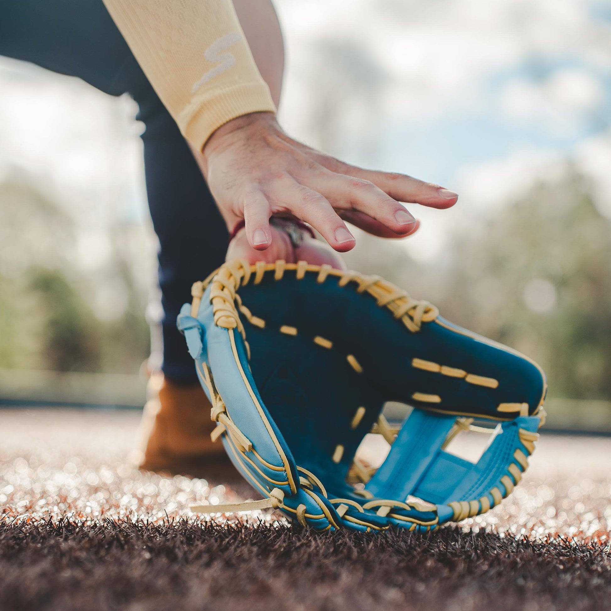Stinger Thunderbolt 11.25" Baseball Fielding Glove - Maximum Velocity Sports